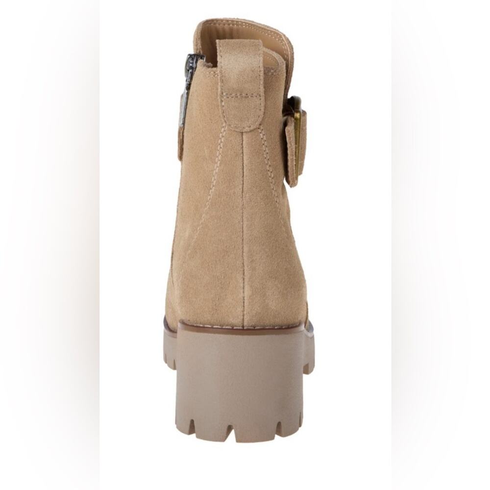 Blondo Dagger Leather Lug Boot with Waterproof Sole Seam Color Sand Size 8 - Picture 3 of 8